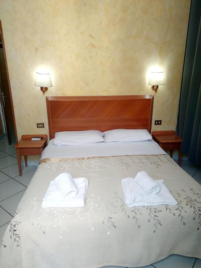 Hotel Ferrari Roma Exterior foto